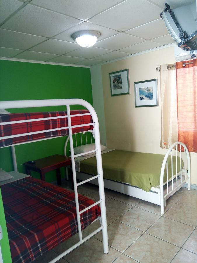 Hostel Room Aruba Oranjestad Bagian luar foto