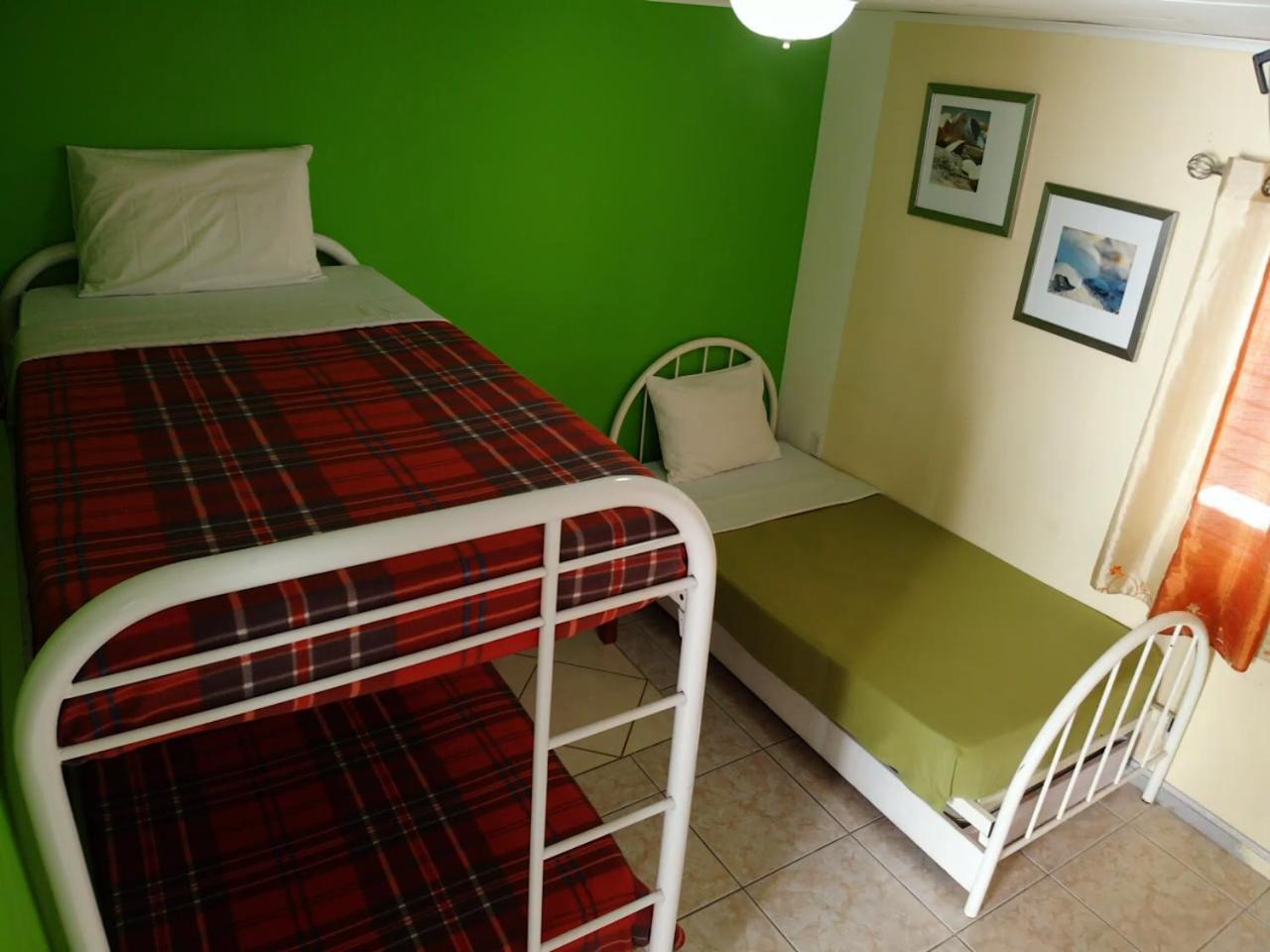Hostel Room Aruba Oranjestad Bagian luar foto