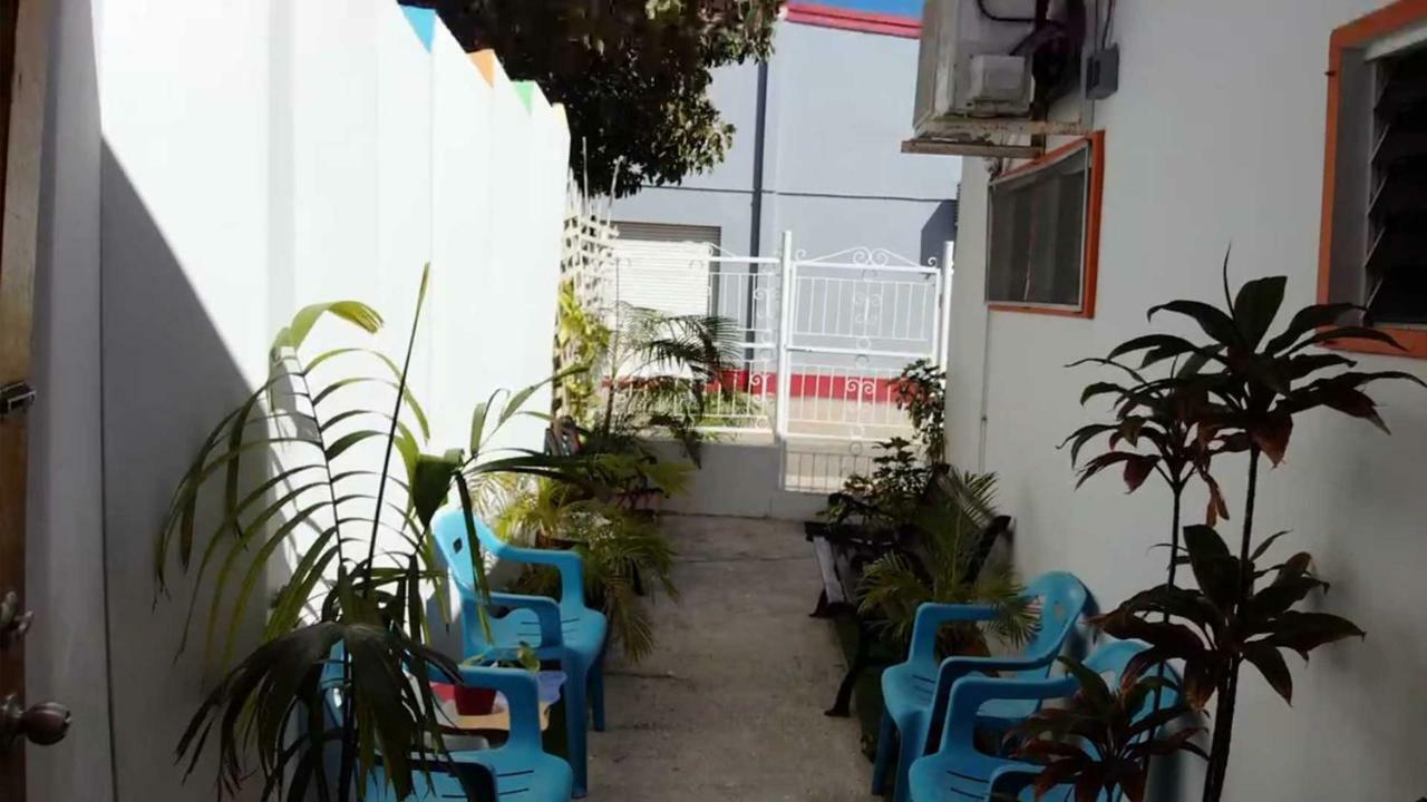 Hostel Room Aruba Oranjestad Bagian luar foto
